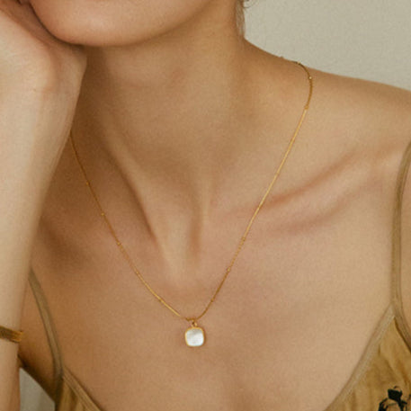 White Mother-of-pearl Clavicle Chain